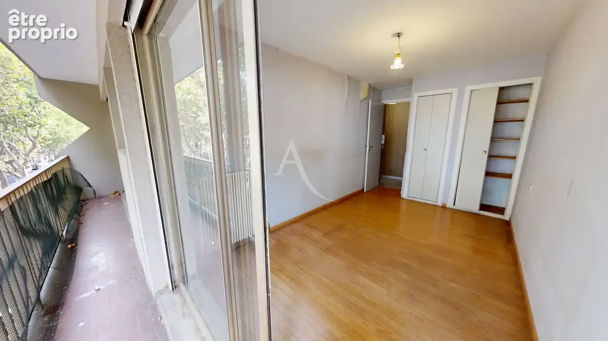 Narbonne centre - appartement à rénover avec balcon filant et cave - photo 9