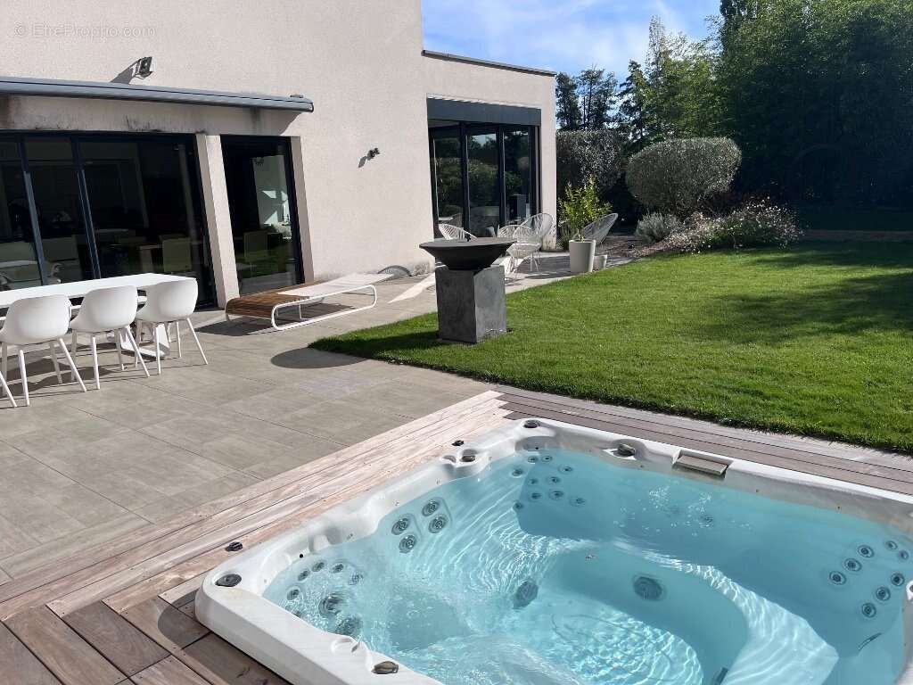 Maison à SAINT-JUST-SAINT-RAMBERT