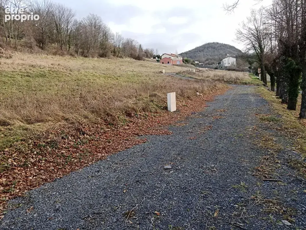 Saint Germain Laprade(43), terrain à bâtir de 889 m2 - photo 5