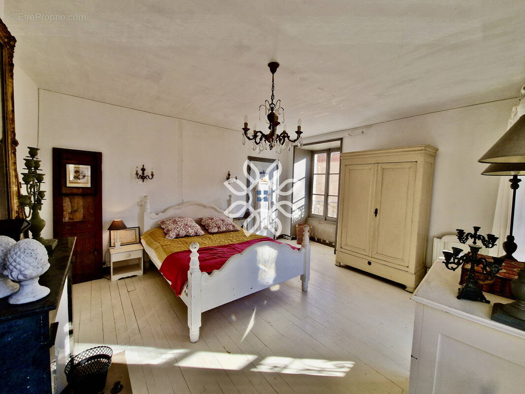Maison à AUZON