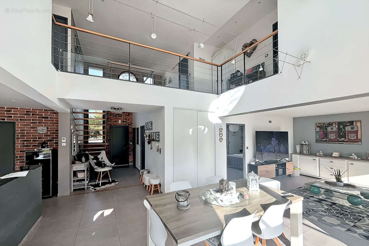 Maison à SAINTE-SOULLE