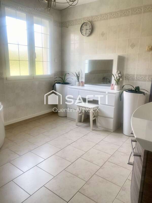 Maison 212 m² à Coincy  - photo 9