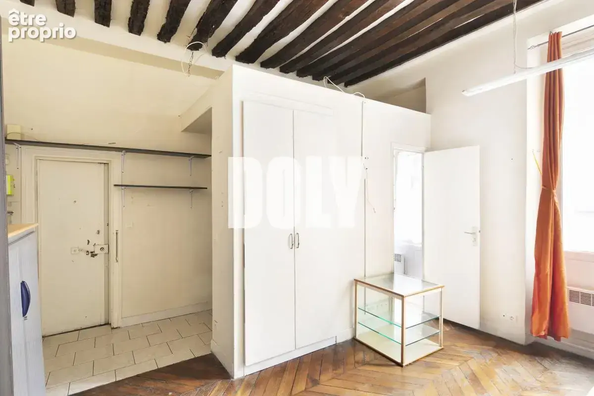 Appartement à PARIS-3E