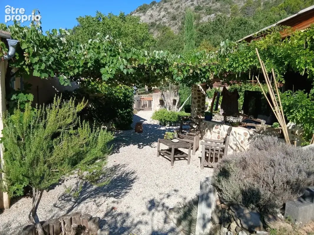 Volonne – propriété d’exception 3,5 ha – 3 habitations – piscine chauffée – vue montagnes - photo 12