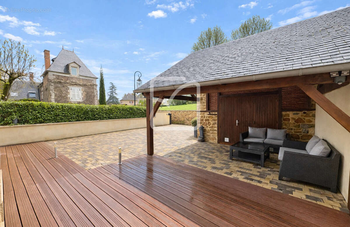 Maison à BRIGNAC-LA-PLAINE