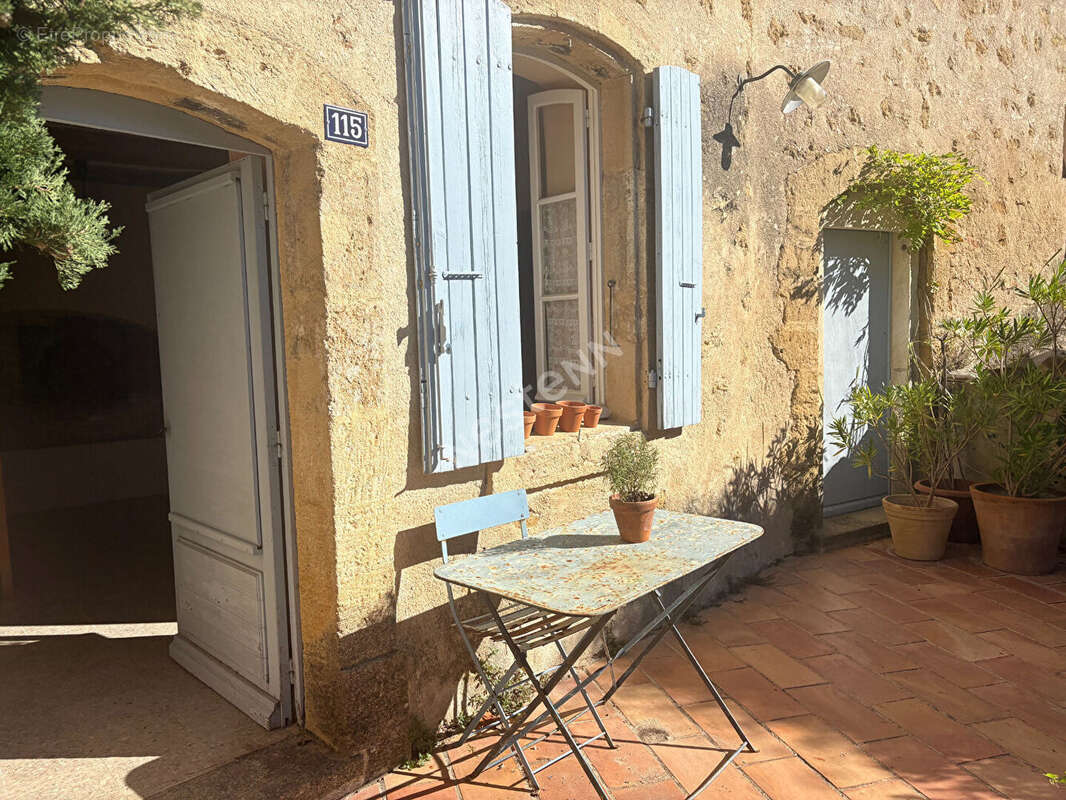 Maison à VAUGINES