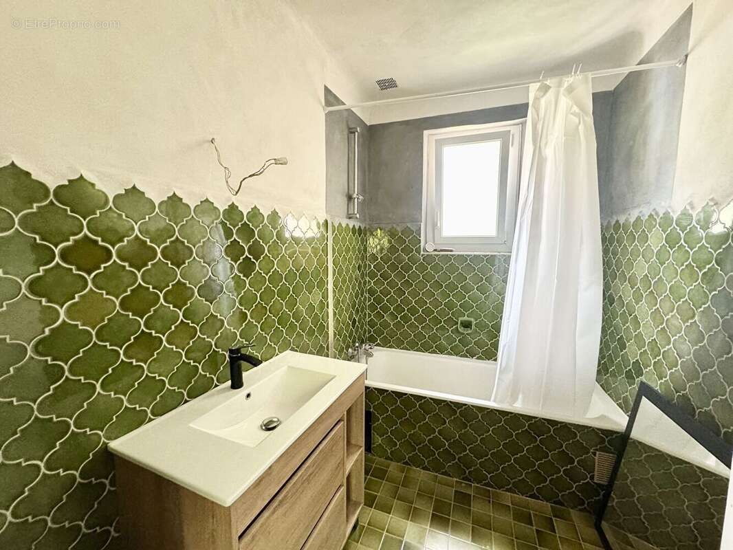 Maison à FLASSANS-SUR-ISSOLE