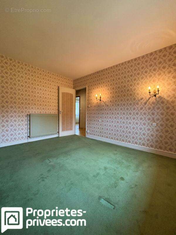 Maison à MEHUN-SUR-YEVRE