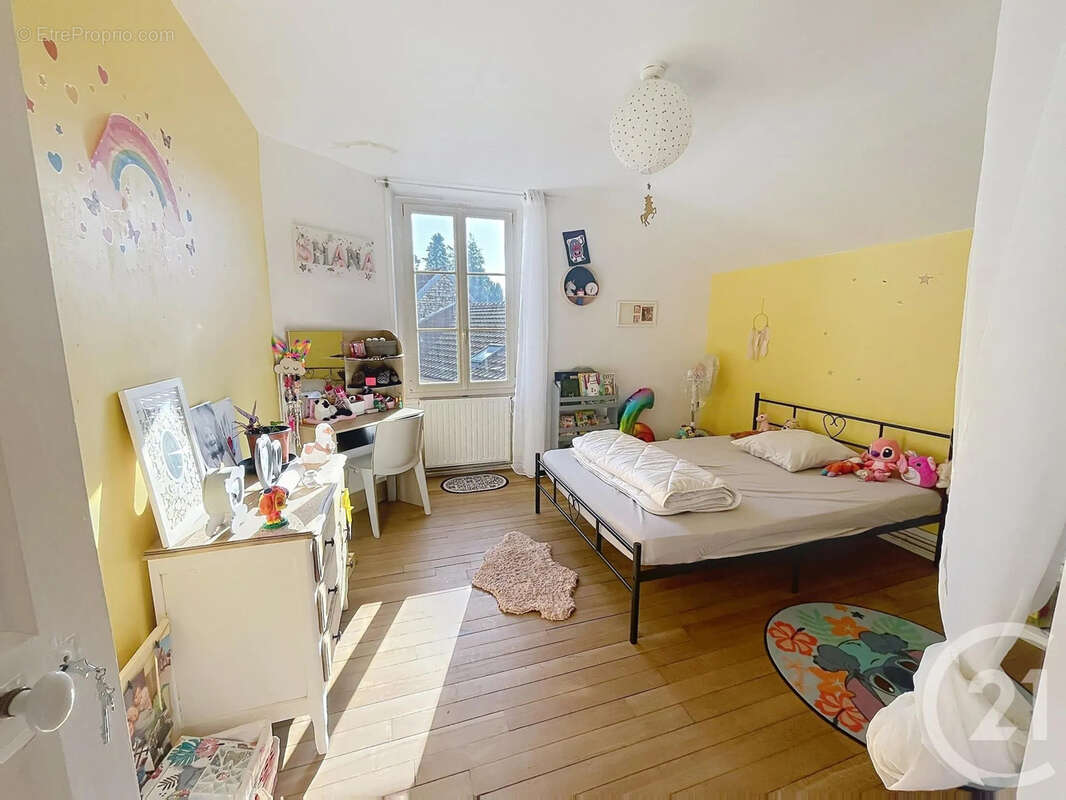 Maison à CHARENTENAY