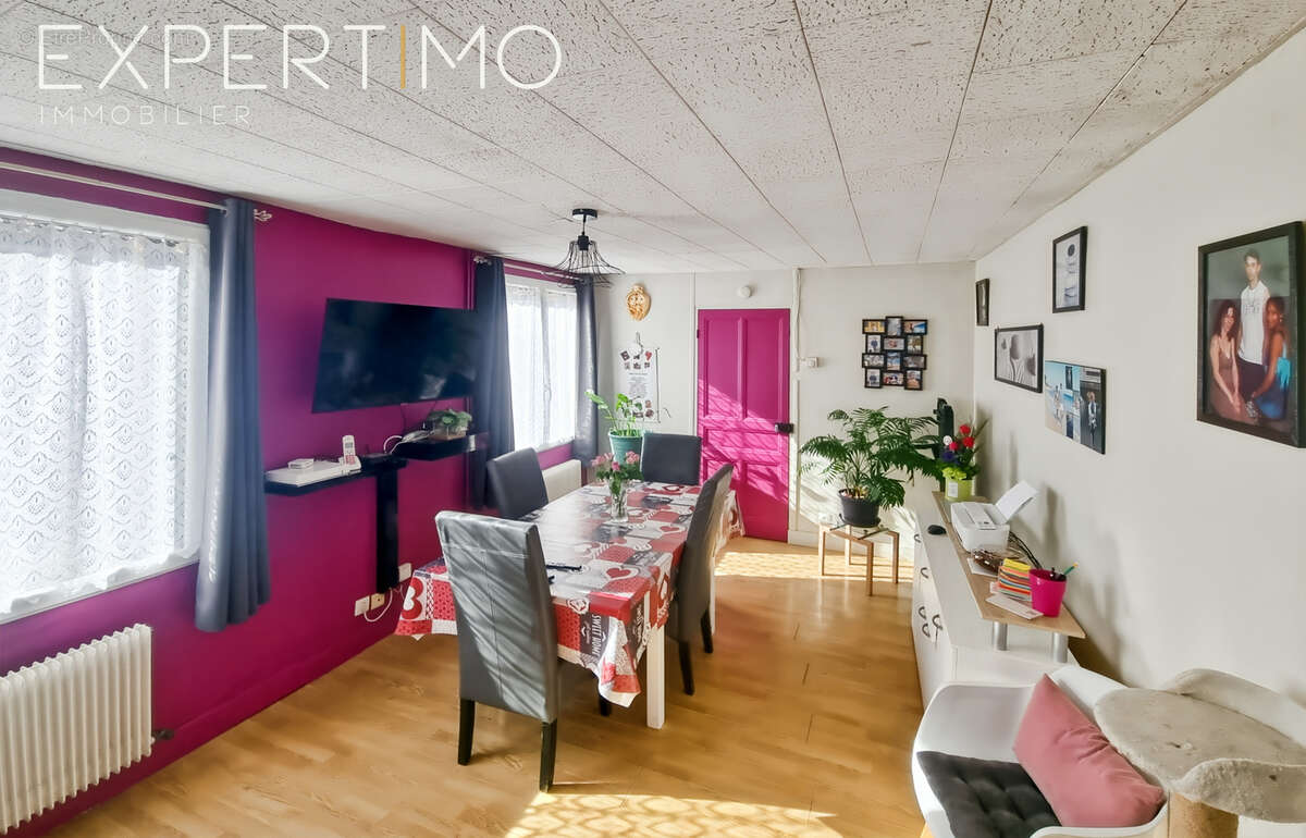 Maison à FEUQUIERES-EN-VIMEU