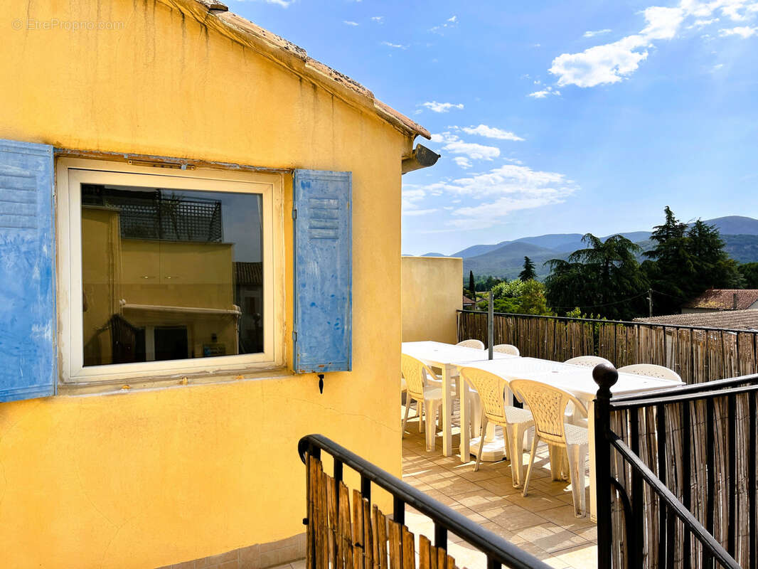 Appartement T5 duplex, vue et terrasse (Mimosa), parking dans résidence avec piscine, parc et terrain de pétan - photo 12