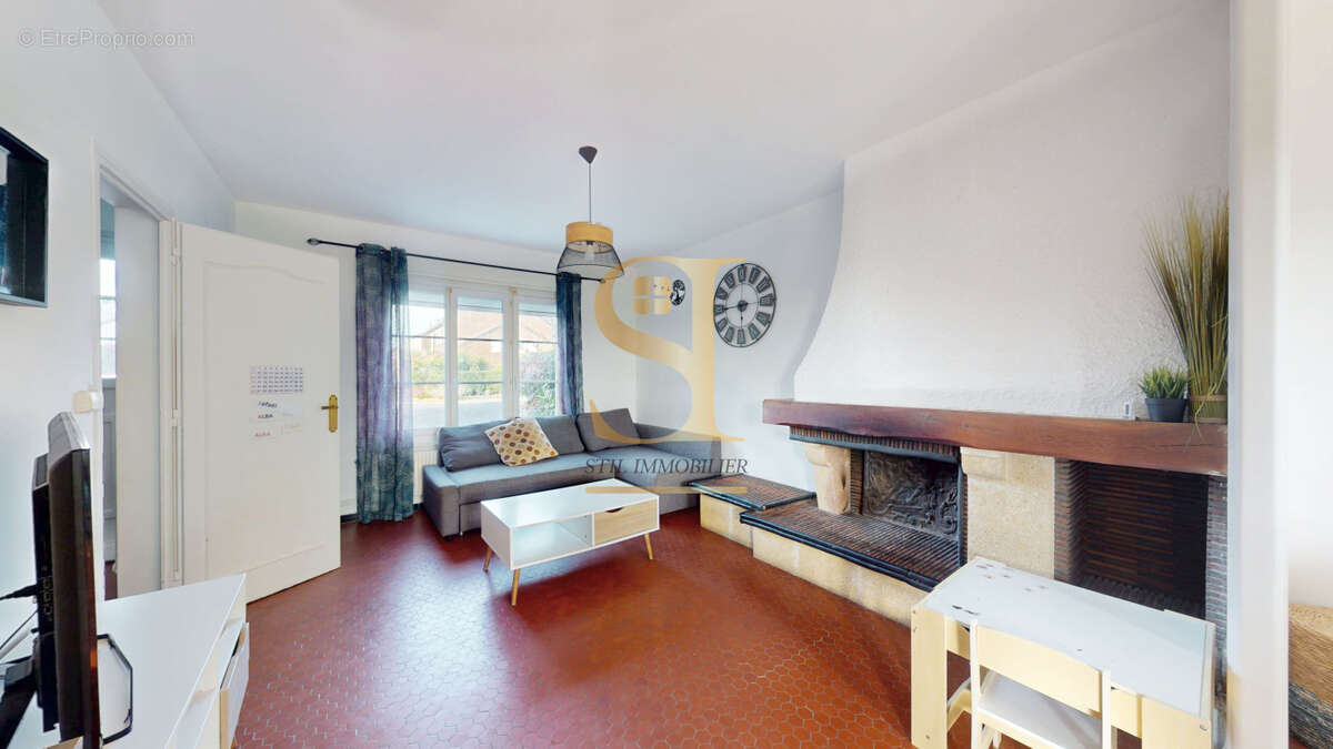 Maison à COMBS-LA-VILLE