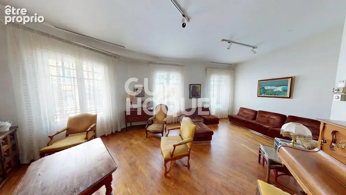 PERPIGNAN en face des Dames de France, Appartement bourgeois, 5 pièces, 140m² avec terrasse. - photo 2