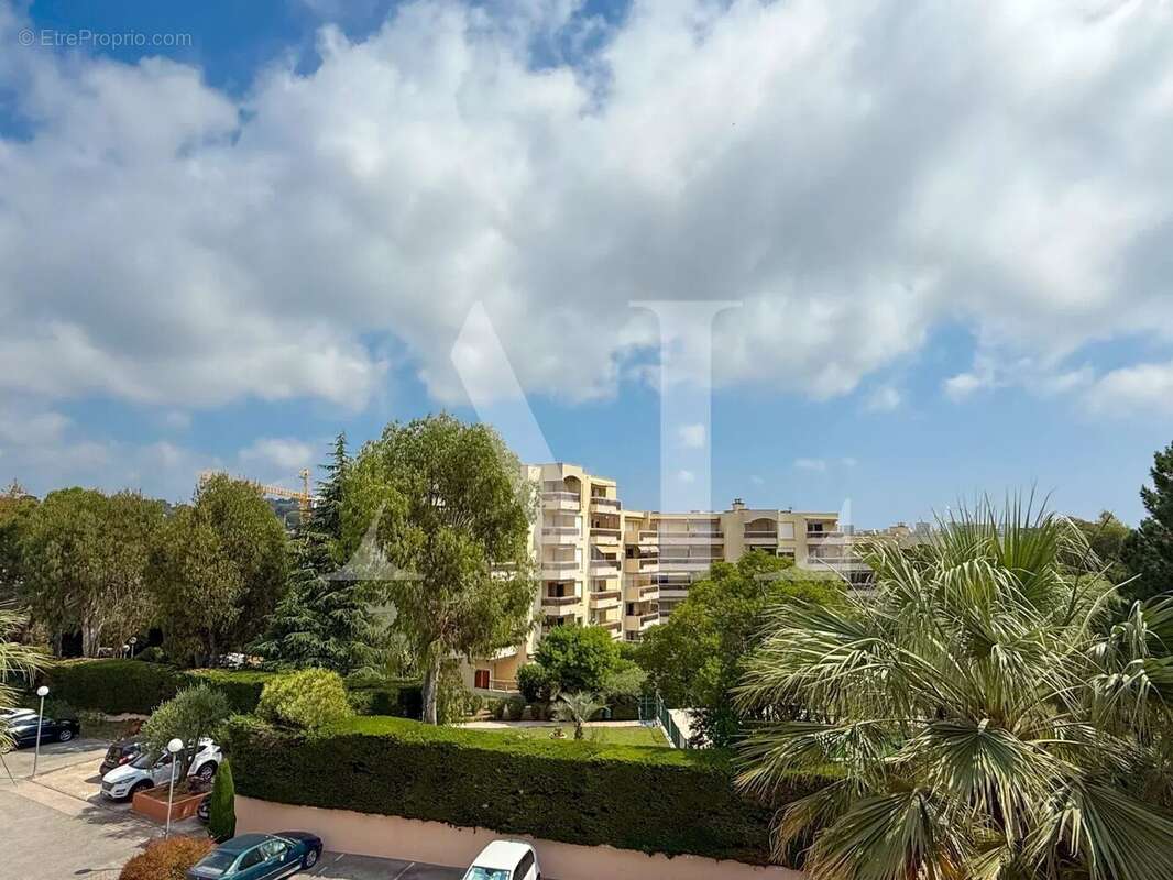 Appartement à VALLAURIS