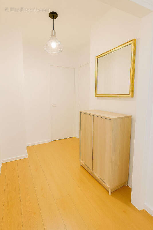 Appartement à COURBEVOIE