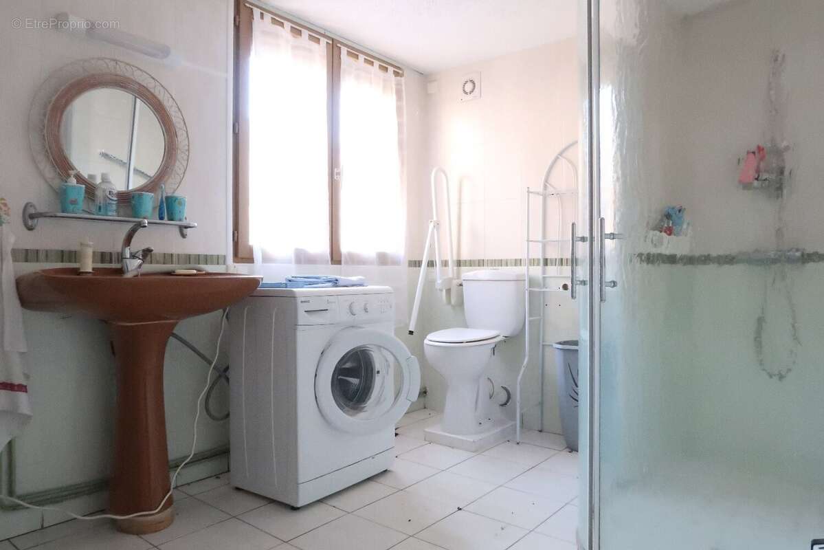 Maison à SAINT-MARTIN-LA-SAUVETE