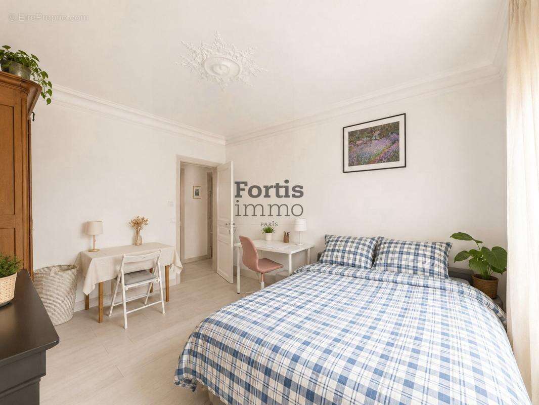 Appartement à PARIS-14E
