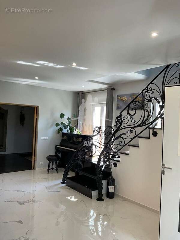 Maison à LE BLANC-MESNIL