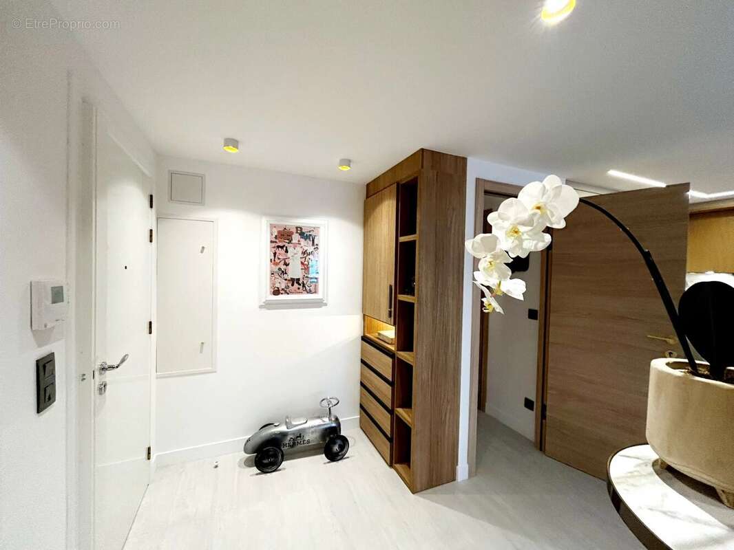 A vendre à Cannes Résidence de Standing - Vue Mer - Magnifique  4 pièces de 100 m² - photo 18