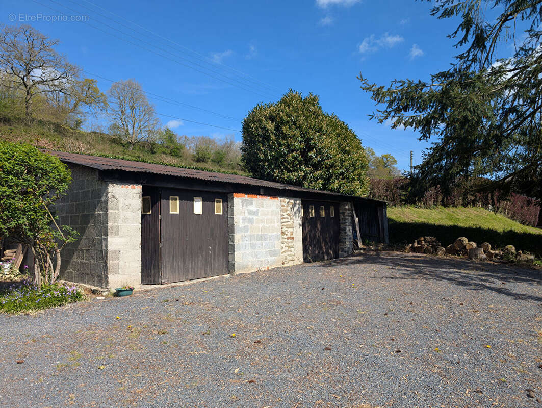 A vendre - Maison en pierre avec jardin bordé par la Vire - Saint-Lô - photo 17