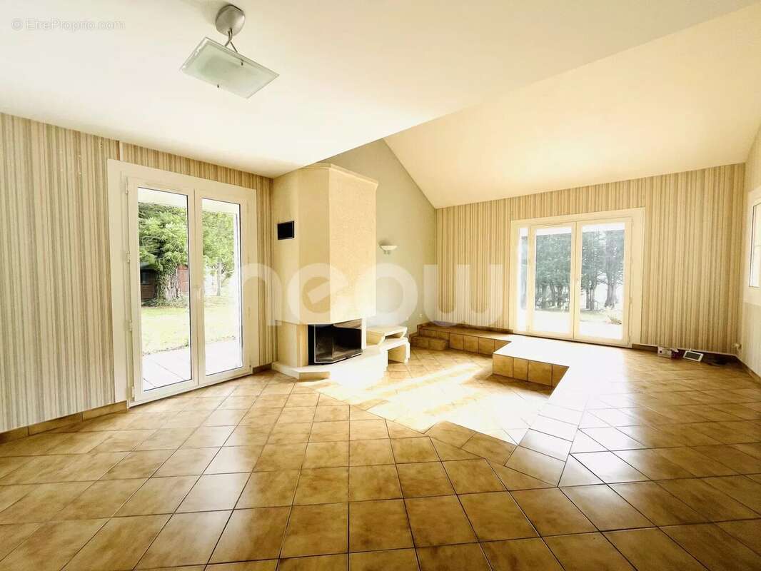 Maison à CHARBONNIERES-LES-VIEILLES