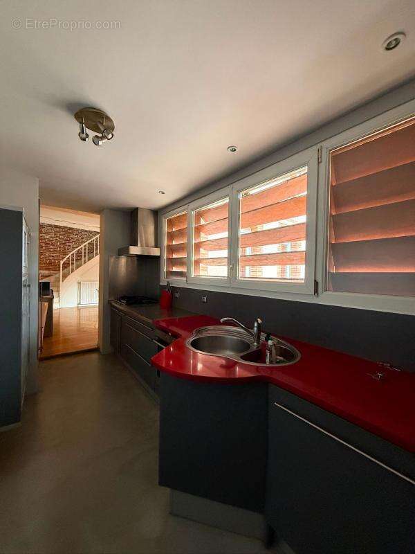 Hypercentre - t5 duplex avec terrasse - photo 4