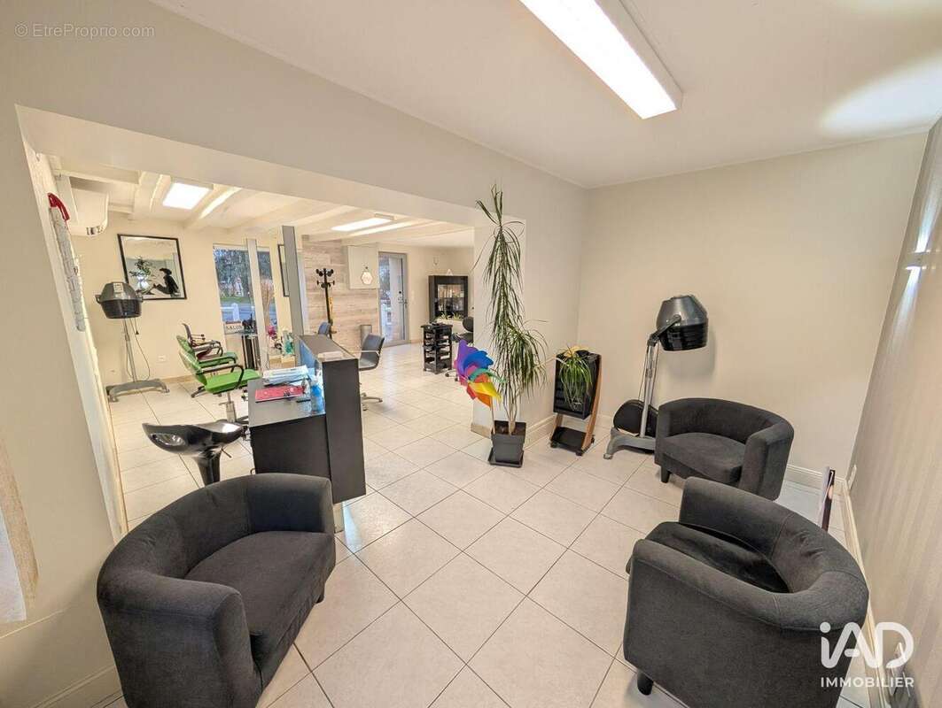 Photo 2 - Commerce à PERSAC