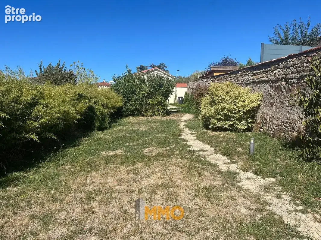Maison de village avec terrain attenant - photo 4