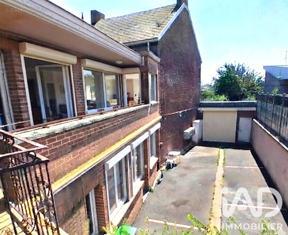 Appartement 360 m² à Maubeuge  - photo 1
