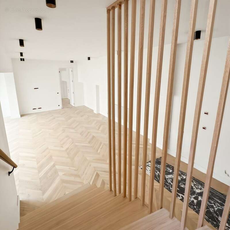 Appartement à CHARENTON-LE-PONT