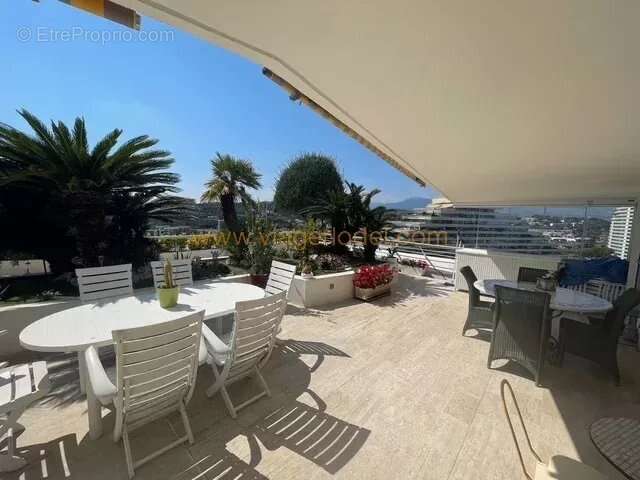 Appartement à VILLENEUVE-LOUBET