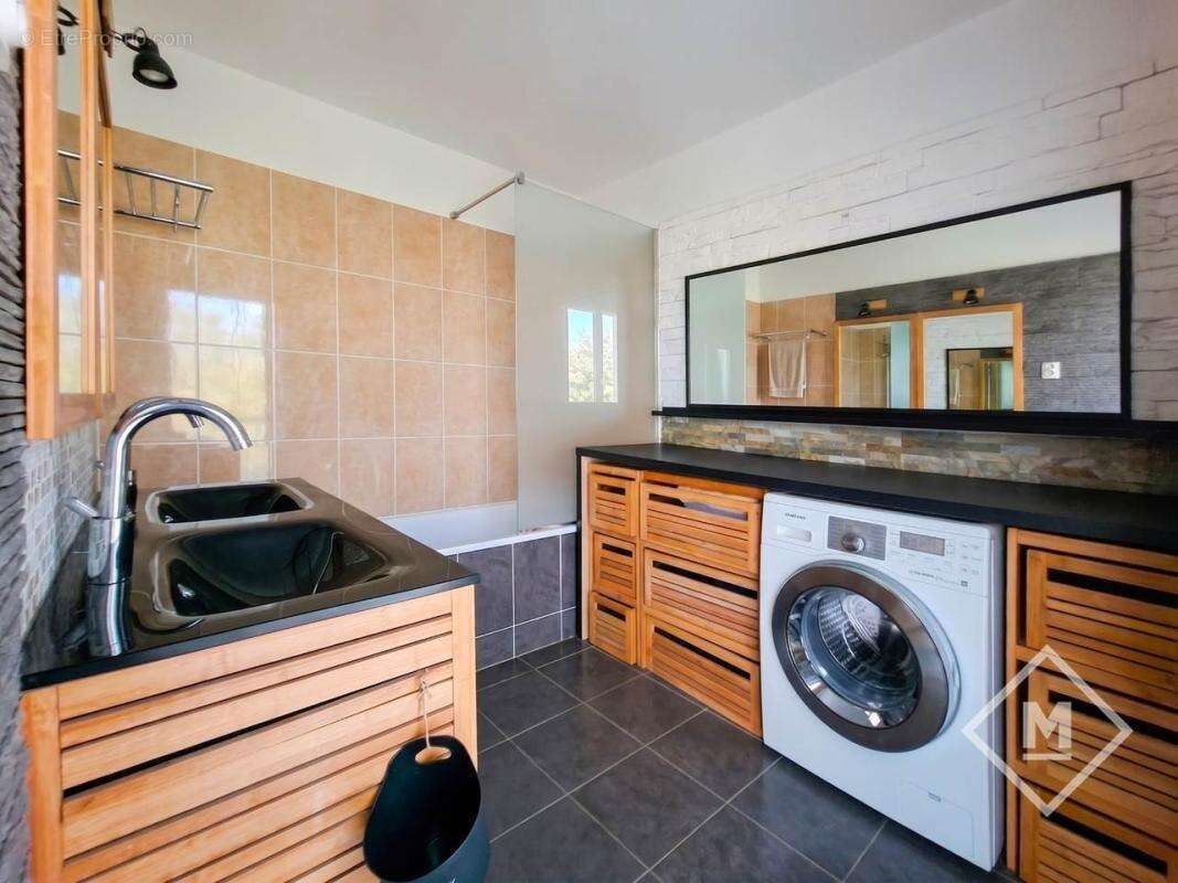 Appartement à MARSEILLE-10E