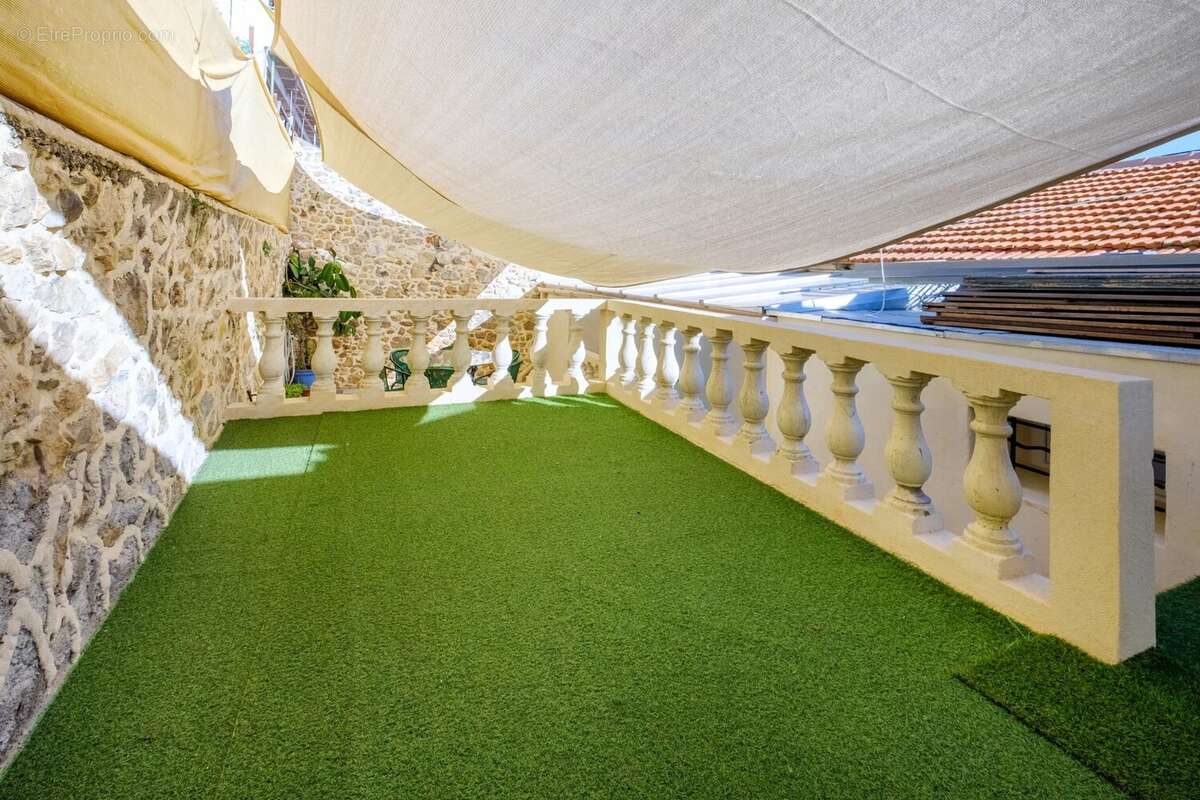 Appartement à ROQUEBRUNE-CAP-MARTIN