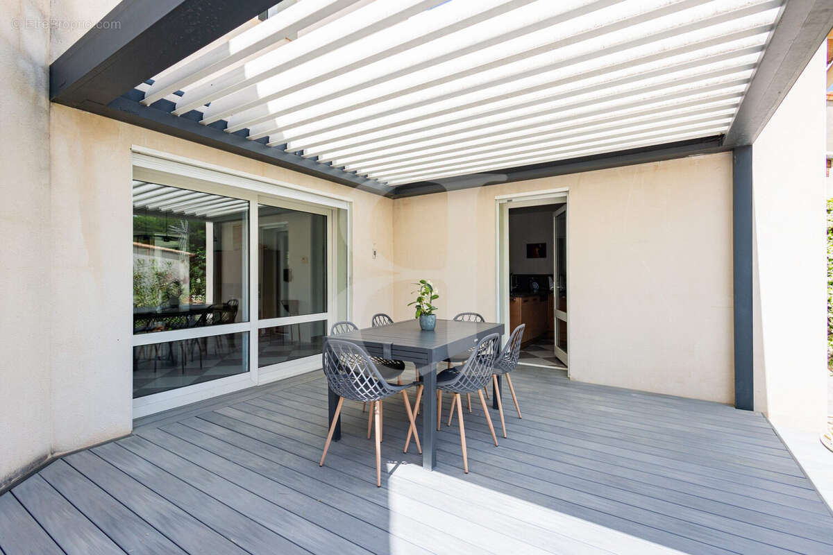 Maison à VAISON-LA-ROMAINE