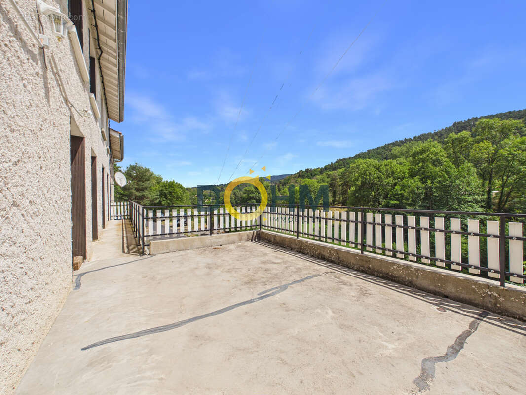 maison avec jardin dans un village de tiranges - photo 5