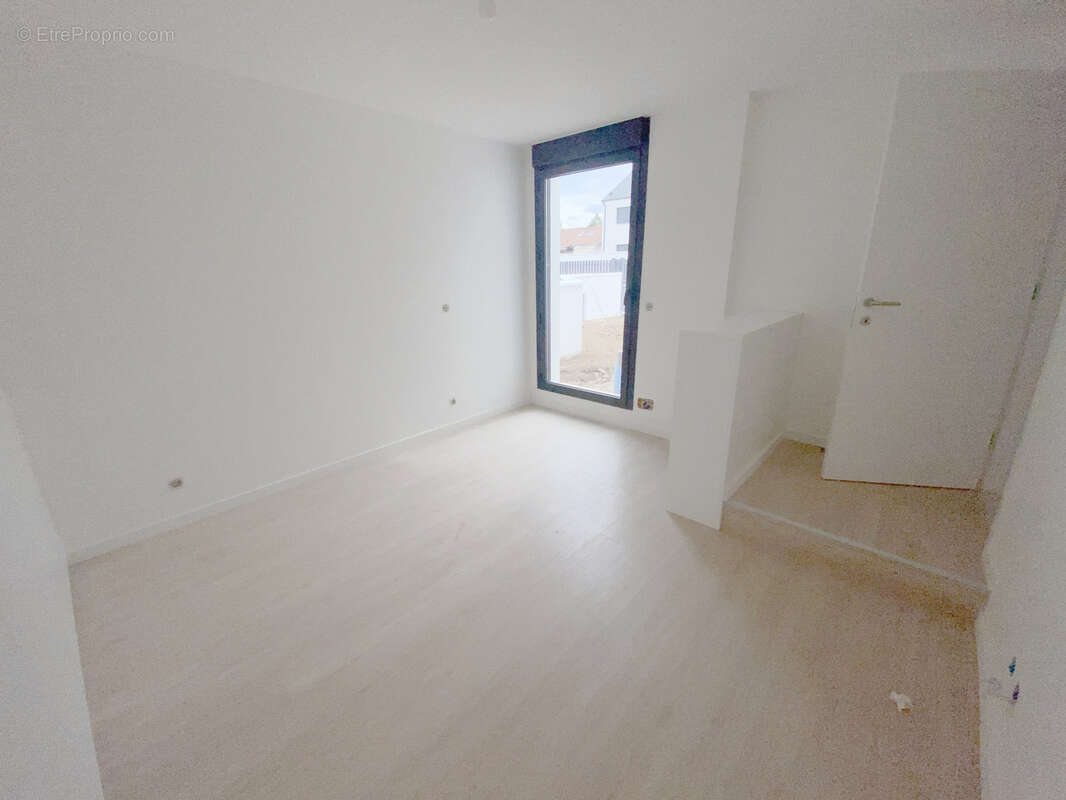 Maison à SAINT-MAUR-DES-FOSSES