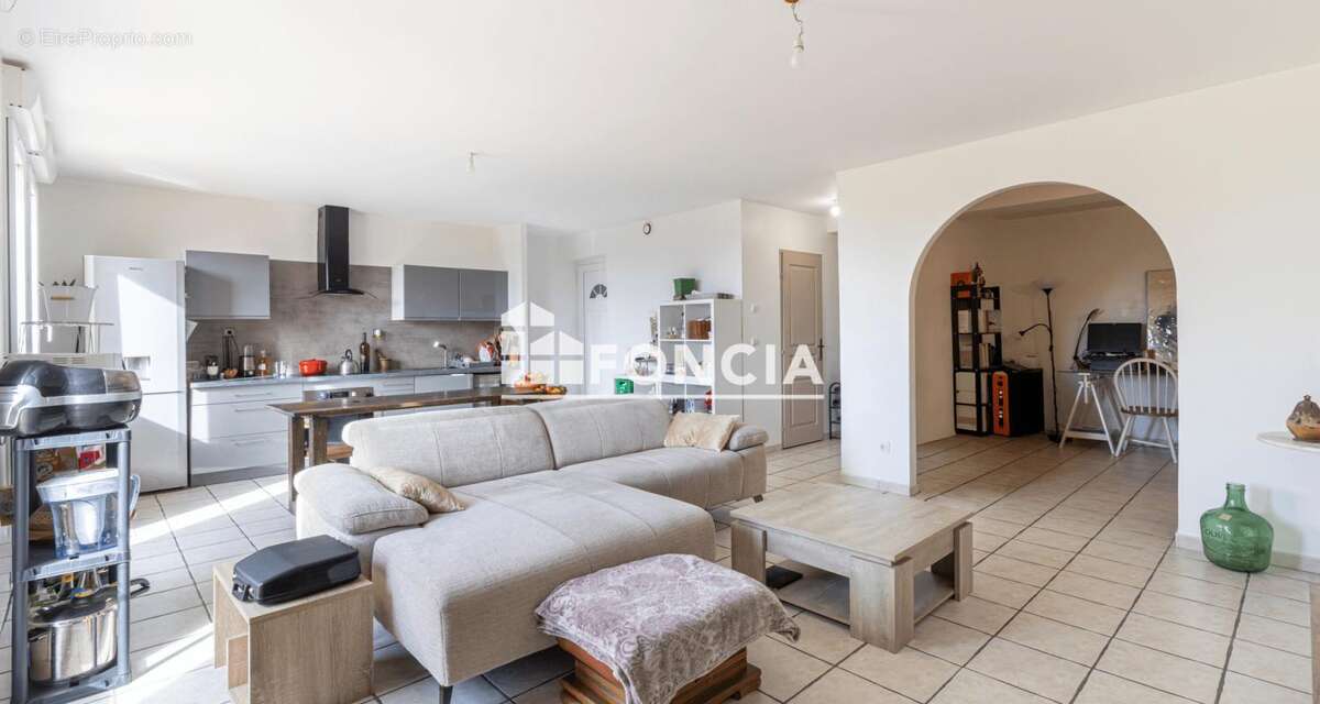 Appartement à PORT-DE-BOUC