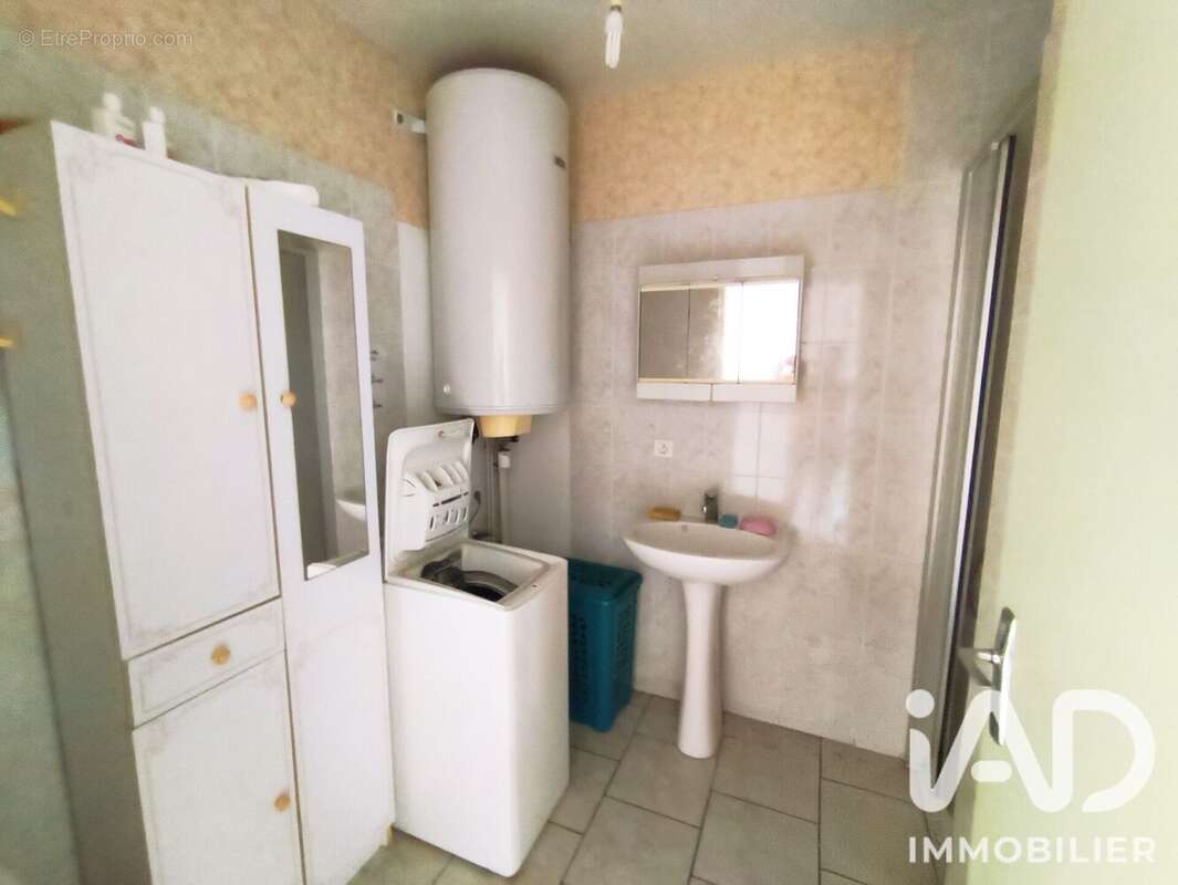 Photo 6