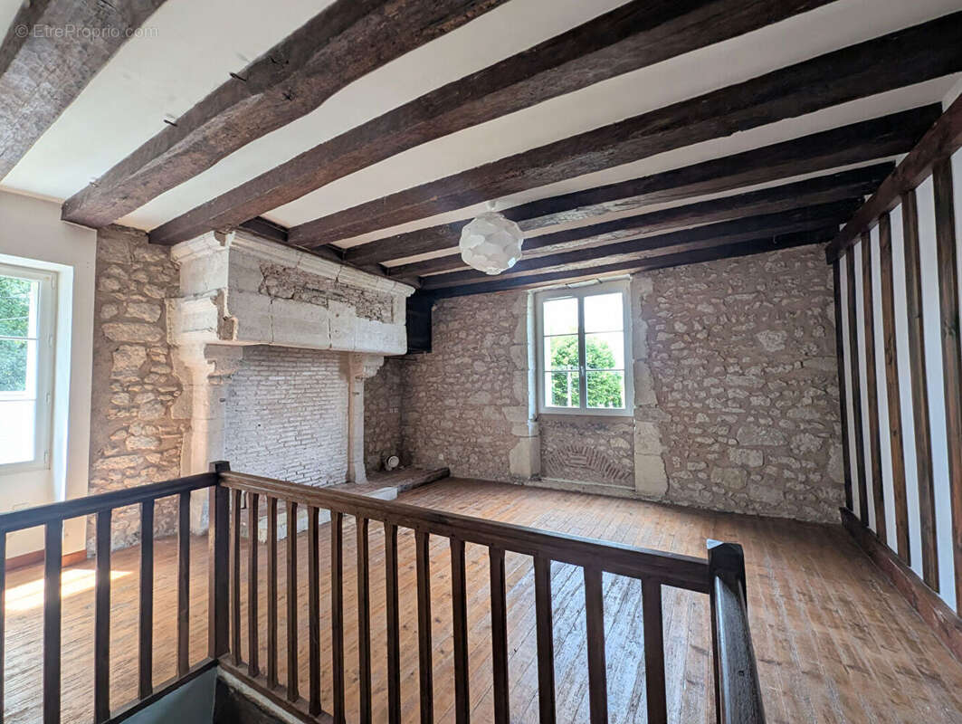 Maison à MOSNES
