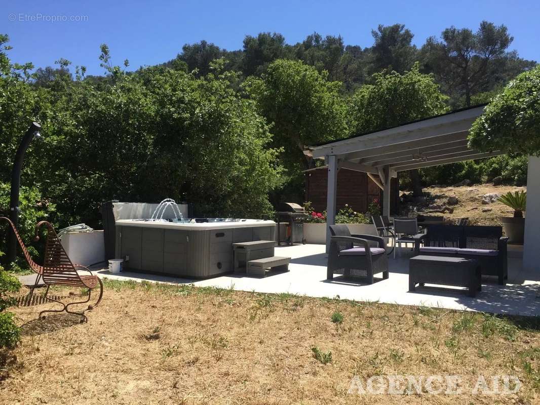 Maison à CUGES-LES-PINS