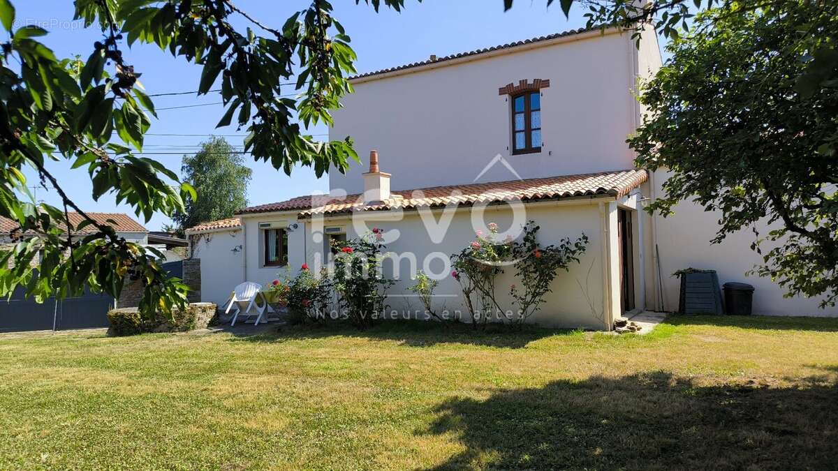 Maison à LA VARENNE