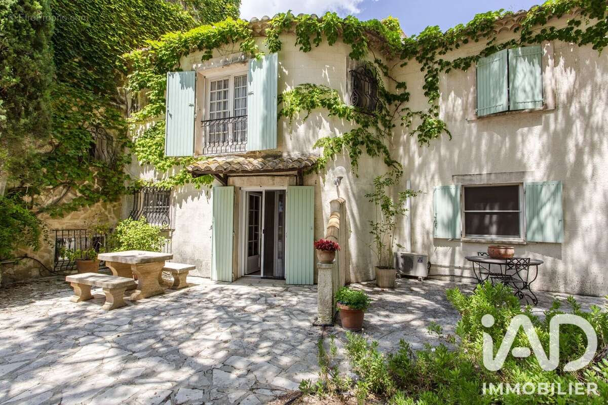 Maison 753 m² à Fontvieille  - photo 4