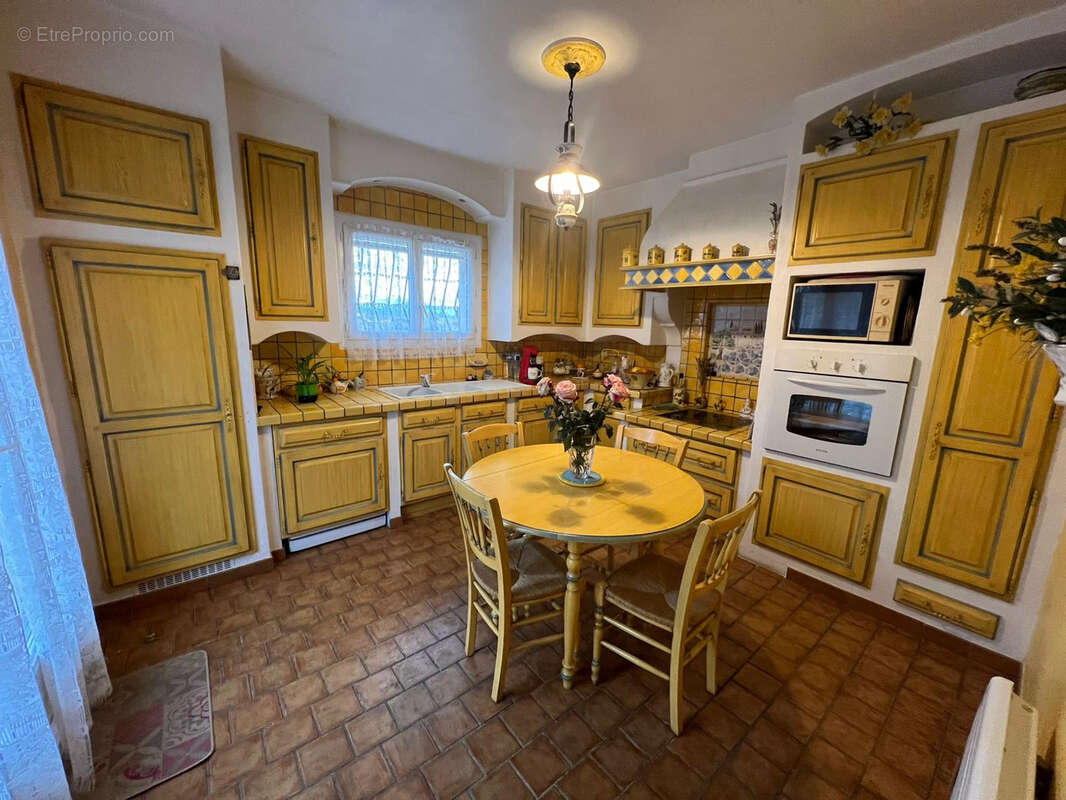 Maison à LE MUY