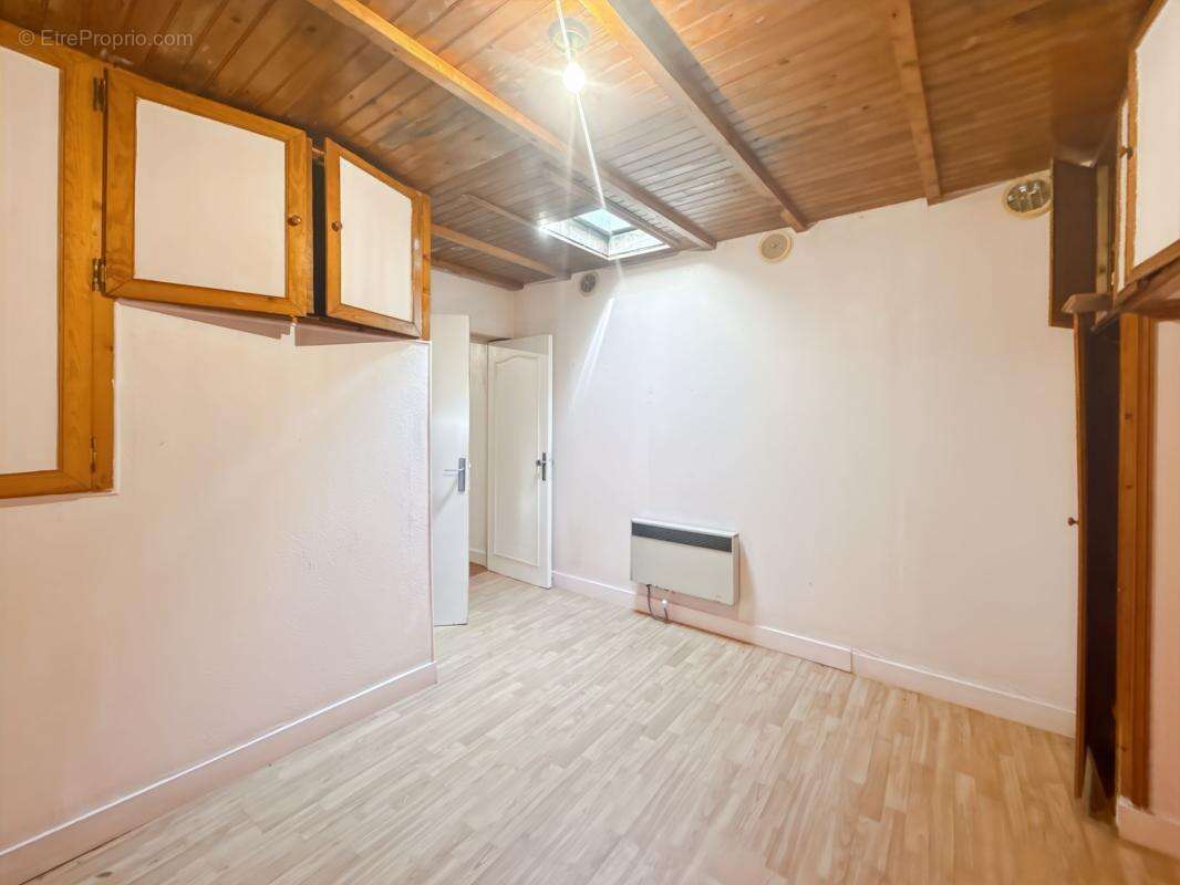  À VENDRE – Maison à rénover avec fort potentiel  - photo 6