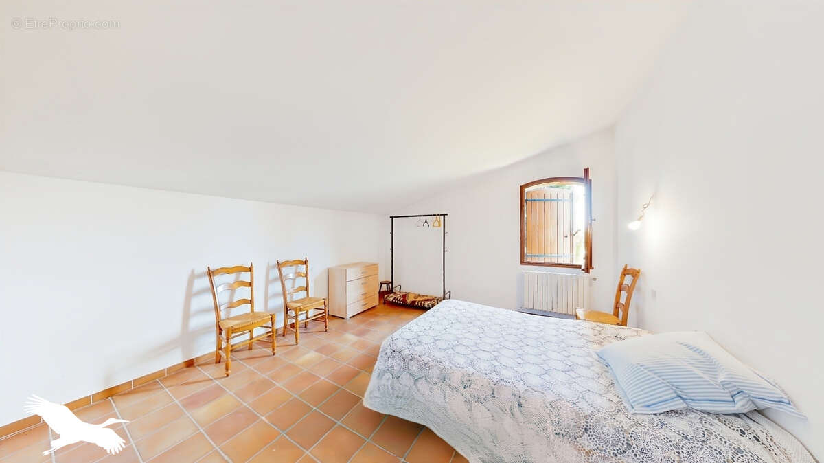 Maison à LA BASTIDE-DES-JOURDANS