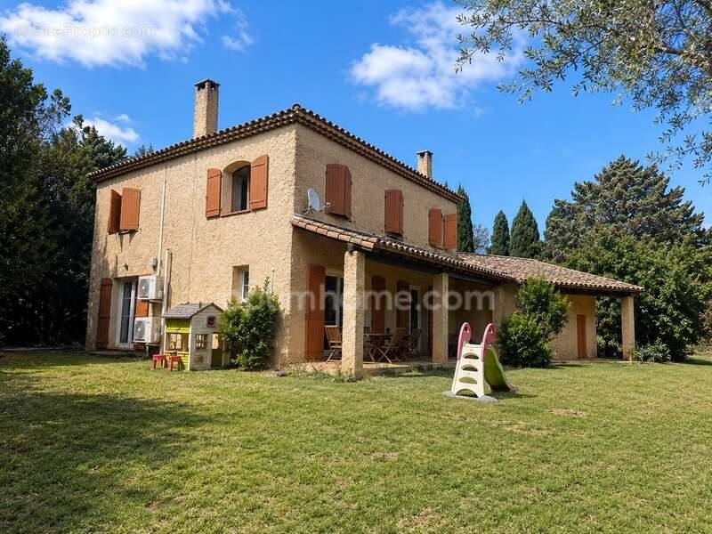 Maussane-les-Alpilles Maison 180 m2 avec 2440 m2 de terrain - photo 2