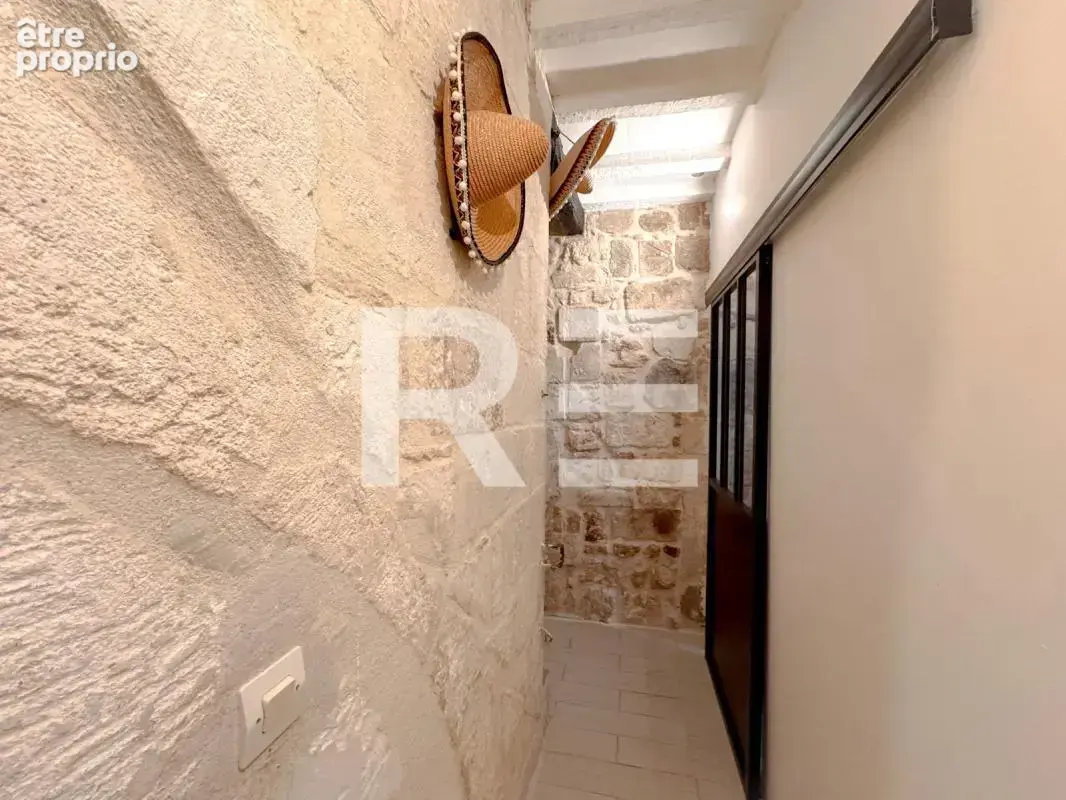 Maison de ville en pierre, entièrement meublée et équipée - photo 6