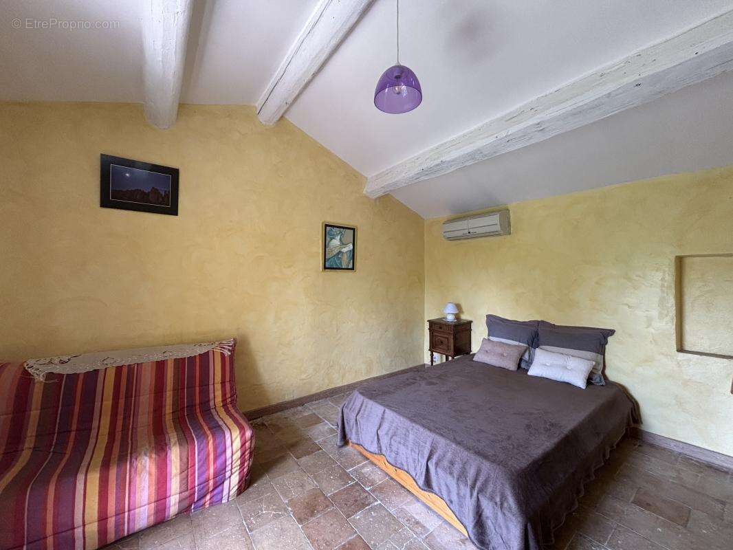 Maison 280 m² à Sernhac  - photo 9