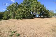 Terrain à PUY-L&#039;EVEQUE