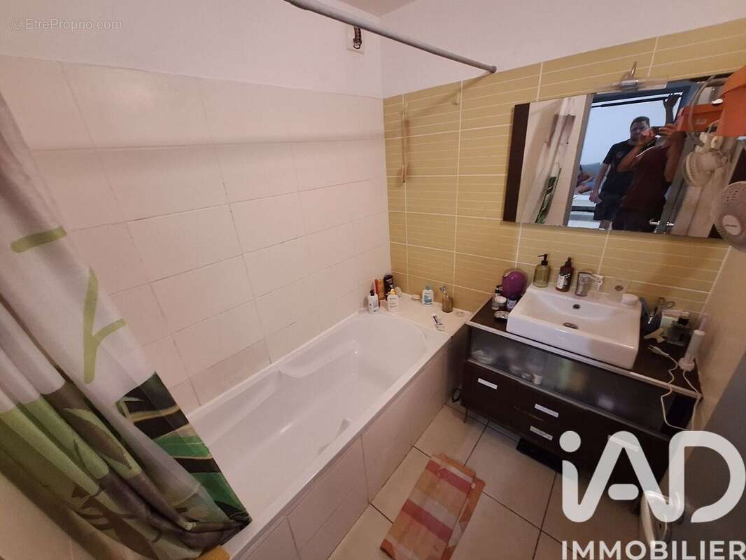 Appartement 68 m² à Saint-Denis  - photo 4